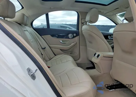 2015 Mercedes Benz C 300 из США, поврежденный, VIN 55SWF4JB3FU067586